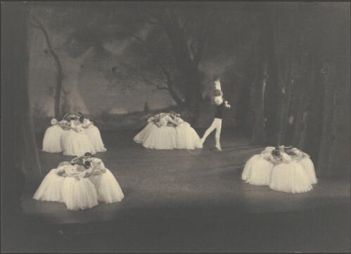 Roman Jasinsky with dancers from the Original Ballet Russe in Les sylphides [picture] / [Colin Ferguson?]