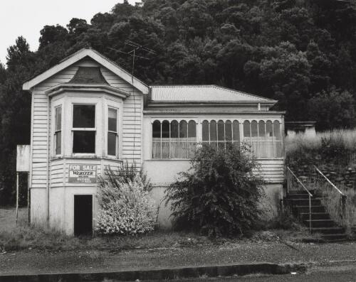 Cottage 'for sale', Esplanade, Queenstown [picture]