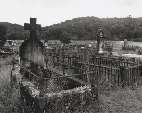 'New' cemetery near golf course (off Conlan Street) Queenstown [picture]