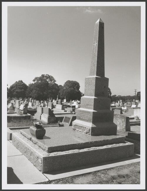Ben Chifley's grave, Bathurst [picture]