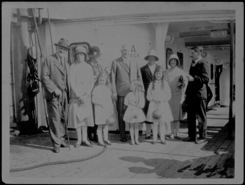 Con Daly, Edith Harrhy and their daughters, Patricia and Honor, farwelling family and friends on their departure for England, 1930 [picture]