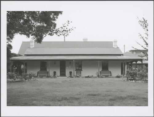 Bull's Cottage (1880s) - restored J Woodger 1984 Queanbeyan [picture]