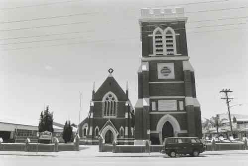 Uniting Church, Sussex Street, Maryborough [picture]/ Glen Rees