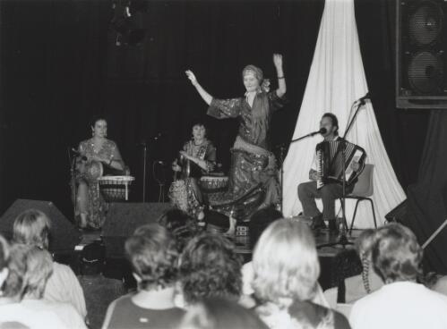 National Folk Festival Canberra: Helen Way dancing with Ta'esh Fa'esh in the Marquee, Easter 1997 [picture] / Brendan Bell