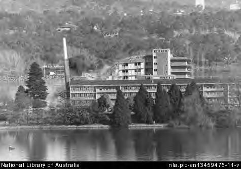 Royal Canberra Hospital Implosion, 13 July 1997 [picture]