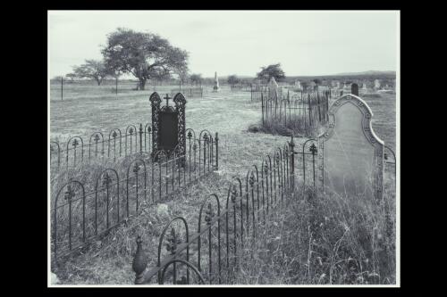 Cemetery at Ravenswood [picture] / Gordon Undy
