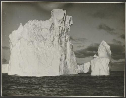 Icebergs [picture] / Frank Hurley