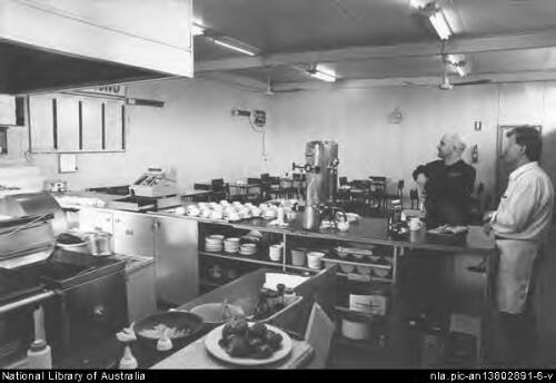 Silver Top Taxi Cafe, South Melbourne/ Sharyn Lee Meade [picture]/ Sharyn Lee Meade