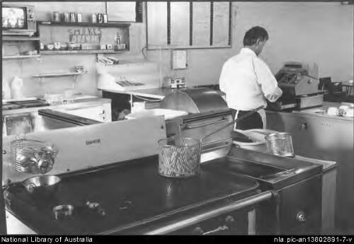 Silver Top Taxi Cafe, South Melbourne/ Sharyn Lee Meade [picture]/ Sharyn Lee Meade