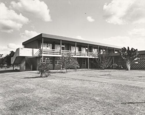 Nhulunbuy Area School, Arnhem Land, Northern Territory 1977, 1 [picture] / Wolfgang Sievers