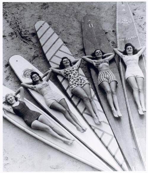Surf sirens, Manly beach, New South Wales, ca. 1940 [picture] / Ray Leighton