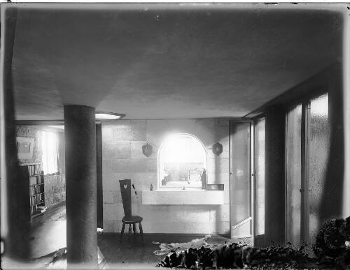 Interior of the Fishwick House, Castlecrag, New South Wales, ca. 1933, 3 [picture] / Rowland Herbert