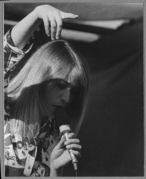 [Colleen Hewitt performing at the Mulwala Rock Festival, Mulwala 1972] [picture] / Joseph Oros