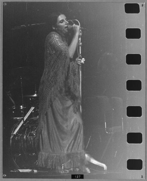 [Jeannie Lewis performing at the Mulwala Rock Festival, Mulwala 1972] [picture] / Joseph Oros