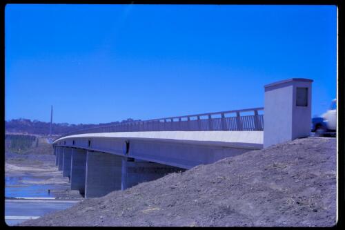Kings Avenue Bridge 1962, Canberra [transparency] / Richard Clough