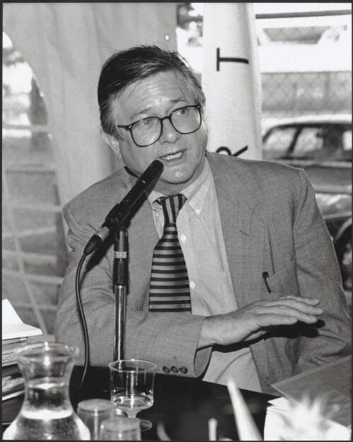 Tony Bilson at the Australian Food and Wine Writers Festival, Adelaide, 1997 [picture] / Michal Kluvanek