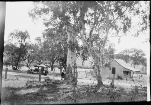 An abandoned rural school, Beggan Beggan, New South Wales, 1936 [picture] / Herbert Gallop