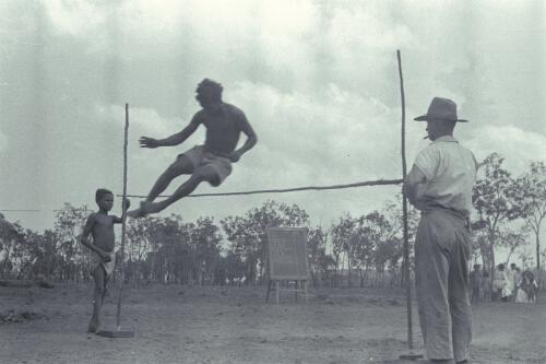 Aboriginal Australians, Melville Island, 1941 [12] [picture] / Roy Pope