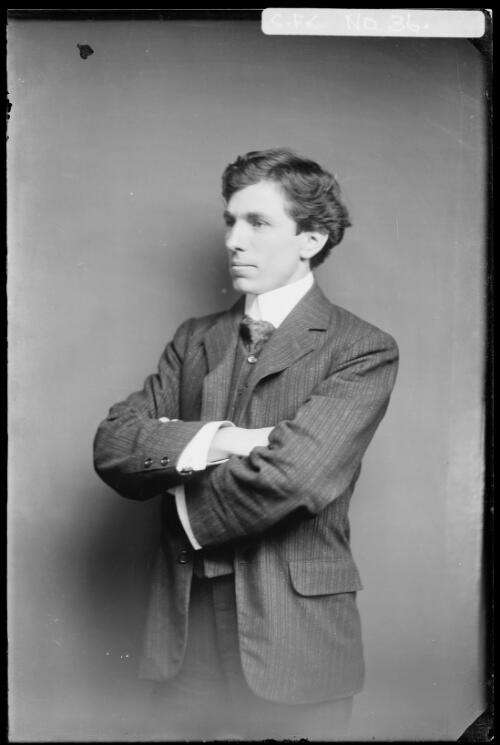 Harold Cazneaux with arms folded at Freeman's Studio, Sydney, ca. 1905 [picture]