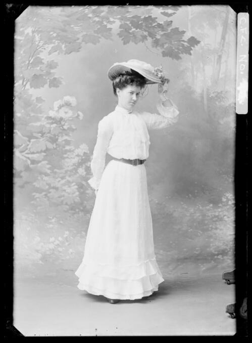 Winifred Cazneaux wearing hat at Freeman's Studio, Sydney, ca. 1905 [picture] / Harold Cazneux