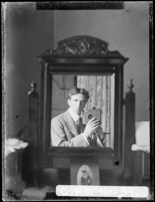 Self-portrait of Harold Cazneaux in dressing table mirror, North Sydney, ca. 1910 [picture] / Harold Cazneux