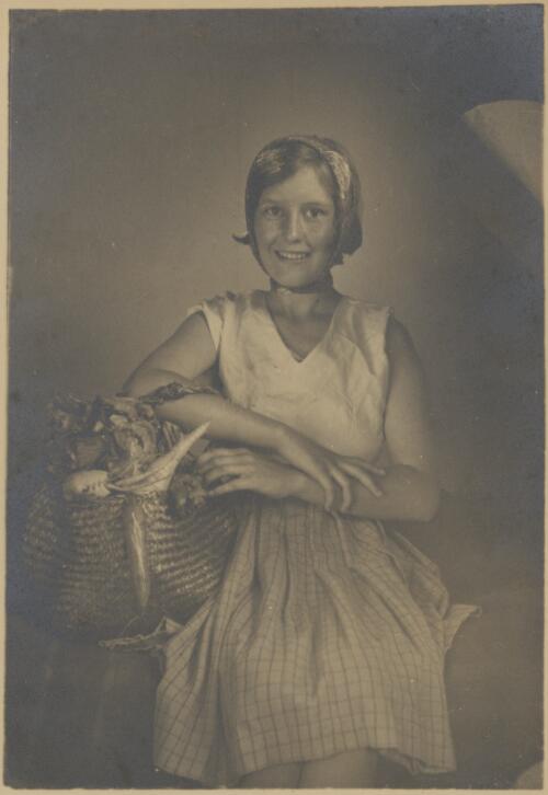 Portrait of Sheila Chinnery, Victoria, ca. 1955 [picture] / Sarah Chinnery