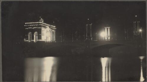 [Illuminated Arch, facing Princes bridge] [picture]