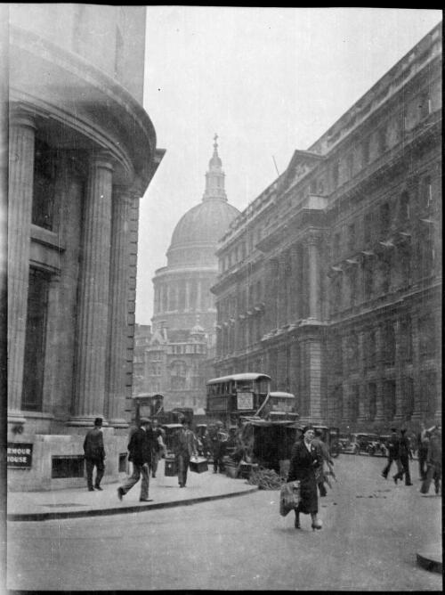 Street scene with St. Paul's Cathedral in the distance, London, England, 1934 [picture] / Sarah Chinnery
