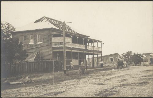 Metropolitan Hotel after the cyclone damage, Mackay, Queensland, January 1918 [picture]