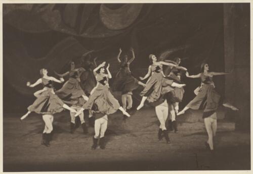 Artists of the company, in Les presages, Covent Garden Russian Ballet, Australian tour, His Majesty's Theatre, Melbourne, April, 1939 (2) [picture] / Hugh P. Hall