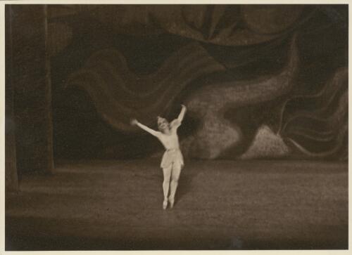 Tatiana Riabouchinska as Frivolity, in Les presages, Covent Garden Russian Ballet, Australian tour, His Majesty's Theatre, Melbourne, April, 1939 [picture] / Hugh P. Hall