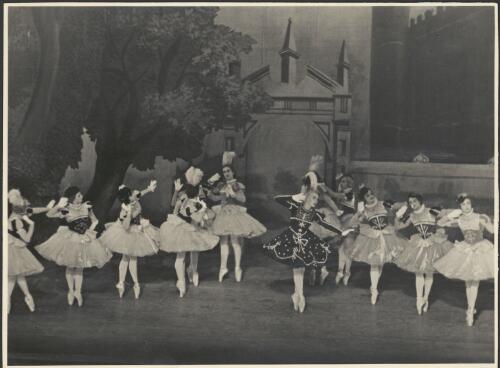 Irina Baronova as The Princess (centre front), and artists of the company as The Maids of Honour, in Les cent baisers, Covent Garden Russian Ballet, Australian tour, His Majesty's Theatre, Melbourne, November 1938 (5) [picture] / Hugh P. Hall