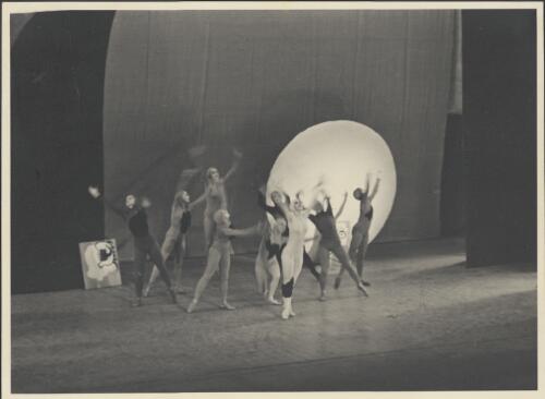 Artists of the company as the Soap Bubbles, in Jeux d'enfants, Covent Garden Russian Ballet, Australian tour, His Majesty's Theatre, Melbourne, October 1938 (1) [picture] / Hugh P. Hall