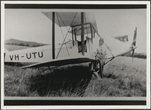 Unidentified aviator and Avro Avian biplane, Red Rose, VH-UTU [picture]