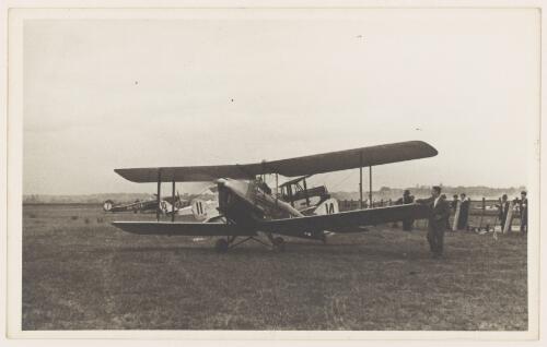 Freda Thompson's de Havilland DH.60G-III Moth Major, VH-UUC, taxiing on an airfield during the South Australian Centenary Air Race, 1936 [picture]