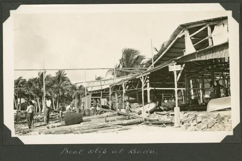 Boat slip at Badu Island, Queensland, ca. 1928 [picture] / Charles Maurice Yonge