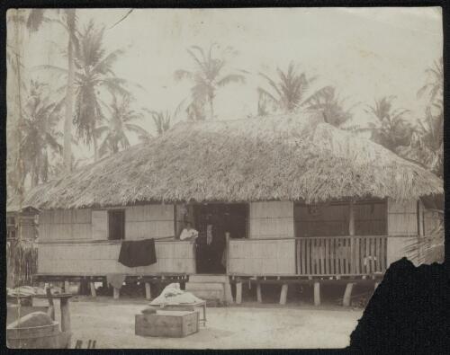 Cosmo Clunies Ross' bungalow at Home Island, Cocos Island, ca. 1915 [picture]