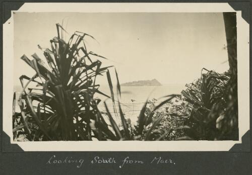Looking south from Meer Island, Queensland, ca. 1928 [picture] / Charles Maurice Yonge