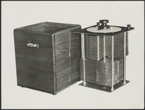 Scientific apparatus, 1939, 3 [picture] / Hermann J. Asmus