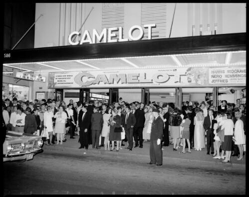 Crowd outside the Hoyts Century Theatre at the preview of Camelot, Sydney, 20 December, 1967 [2] [picture] / John Mulligan
