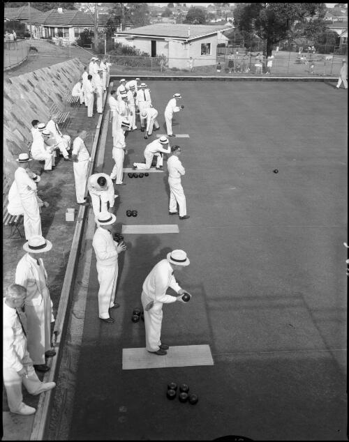 Men bowling in a competition during the opening of the East Denistone Bowling Club, 16 June, 1962 [2] [picture] / John Mulligan