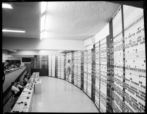 New TAA control room, Mascot Airport, Sydney, 1 August, 1962 [1] [picture] / John Mulligan