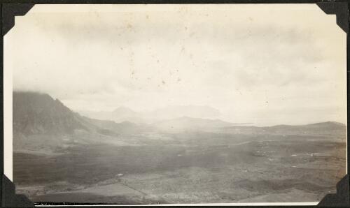 East coast of Oahu [?], 1929 [picture] / C.M. Yonge