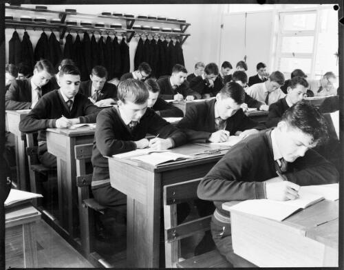 Students in a classroom at the Marist Brother's Marcellin College, Randwick, 19 July, 1962 [picture] / John Mulligan