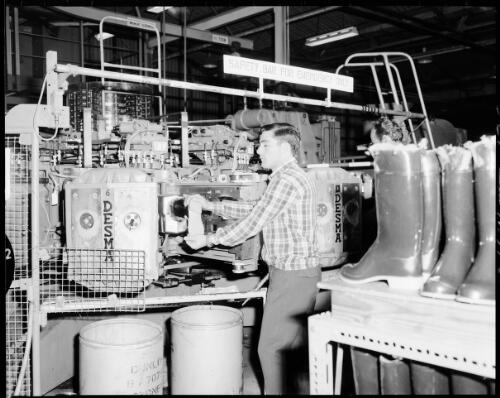 Making rubber boots at the Dunlop Footwear plant, Bankstown 15 June 1968 [2] [picture] / John Mulligan