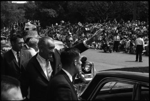 U.S. President Lyndon Baines Johnson waving to crowd on a visit to Sydney, 31 October 1966 [picture] / John Mulligan