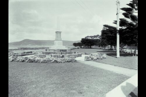 Soldier's Park, Burnie [picture] / Spurling