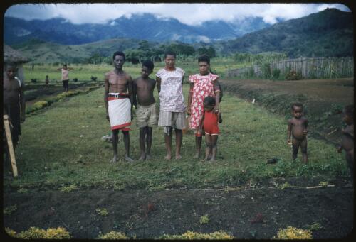 Paulus, head dokta boi and family Minj Station, Wahgi Valley, Papua New Guinea, 1954 [picture] / Terence and Margaret Spencer
