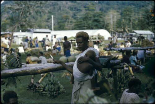 The native market (1) Rabaul, New Britain, Papua New Guinea, 1960-1961 [picture] / Terence and Margaret Spencer