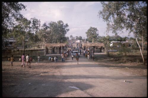 Port Moresby Show (1) Port Moresby, Papua New Guinea, 1975 [picture] / Terence and Margaret Spencer